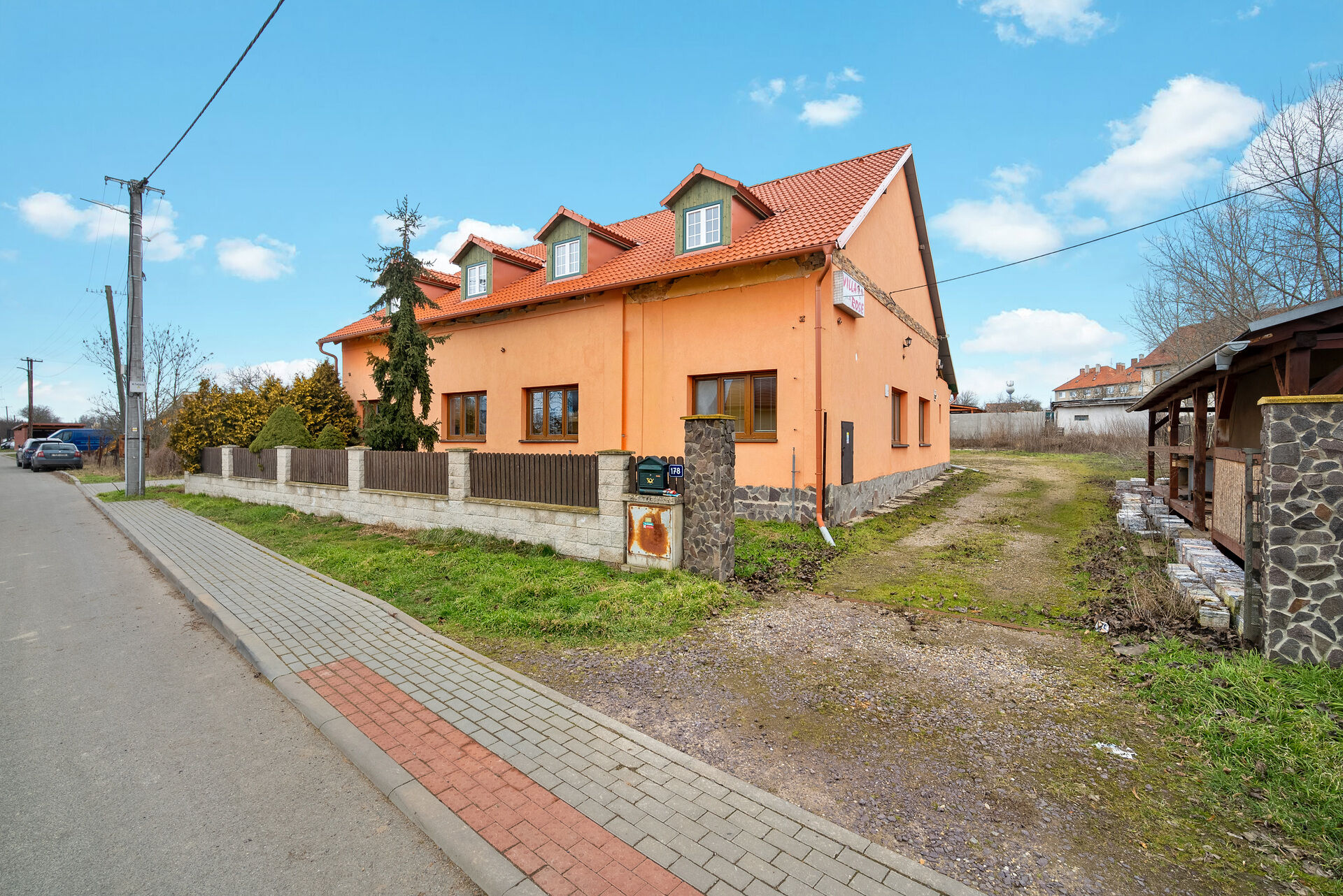 Prodej rodinného domu, 230 m2, pozemek 1107 m2, Vrbovec